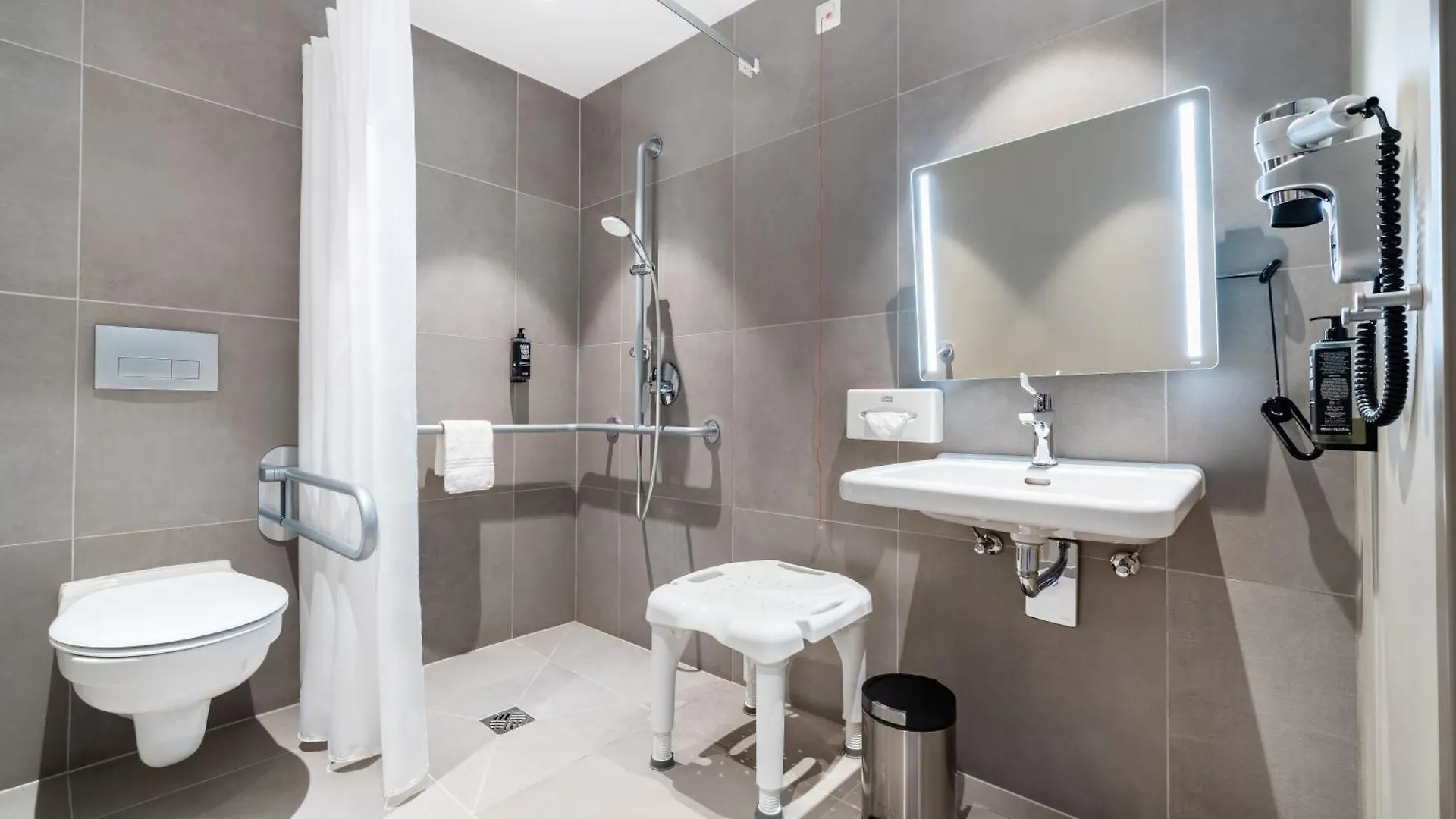Ibis Regensburg Zentrum 3*,